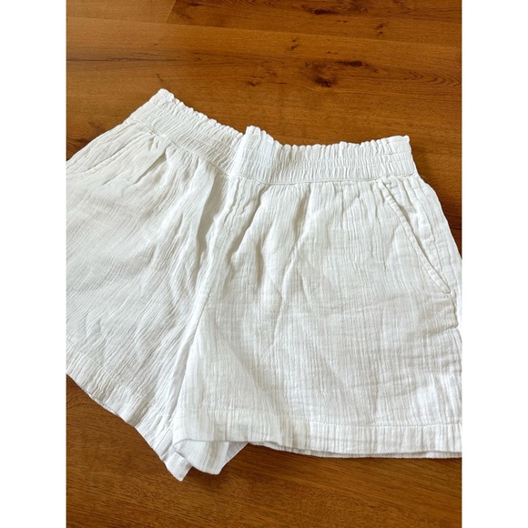 Loft Linen Shorts - Picture 3 of 3